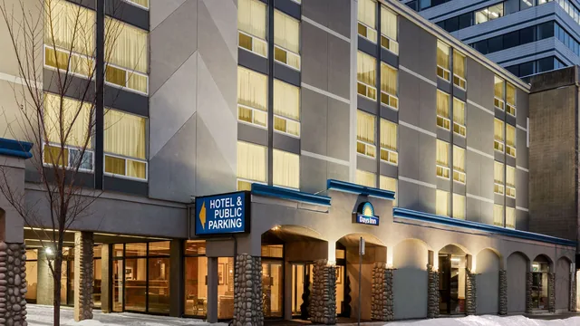 Days Inn by Wyndham Edmonton Downtown photo 3