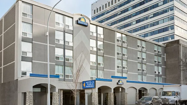 Days Inn by Wyndham Edmonton Downtown photo 6
