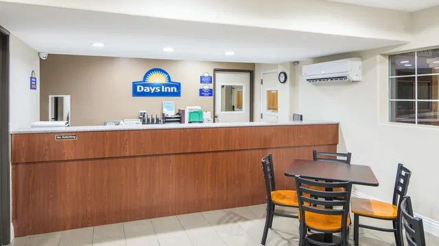Days Inn by Wyndham El Centro photo 3
