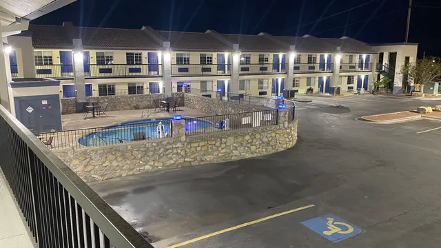 Days Inn by Wyndham El Paso West photo 12