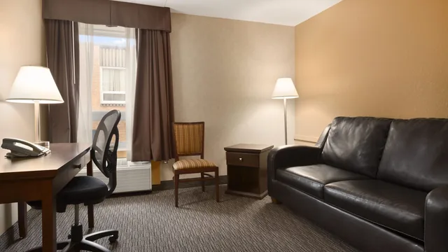 Days Inn by Wyndham Estevan photo 4