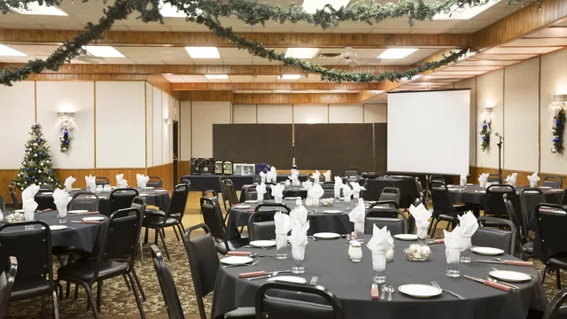Days Inn by Wyndham Estevan photo 6