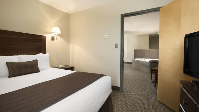 Days Inn by Wyndham Estevan photo 7