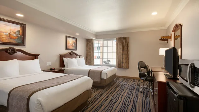 Days Inn by Wyndham Eureka CA photo 7