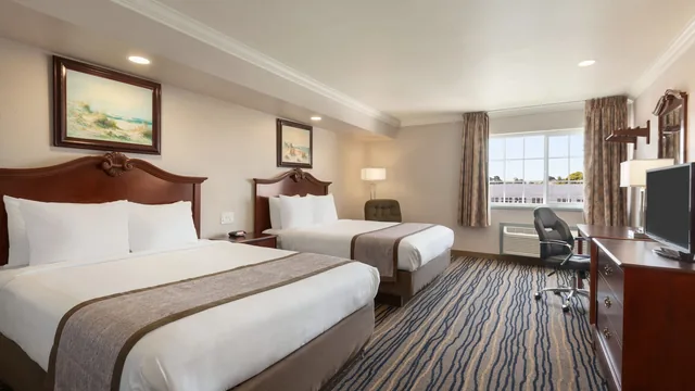 Days Inn by Wyndham Eureka CA photo 9