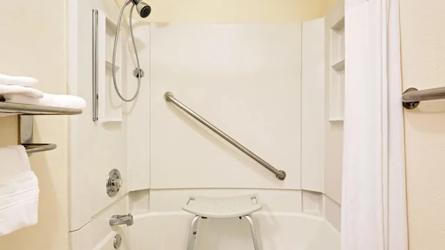 Days Inn by Wyndham Fairmont photo 11