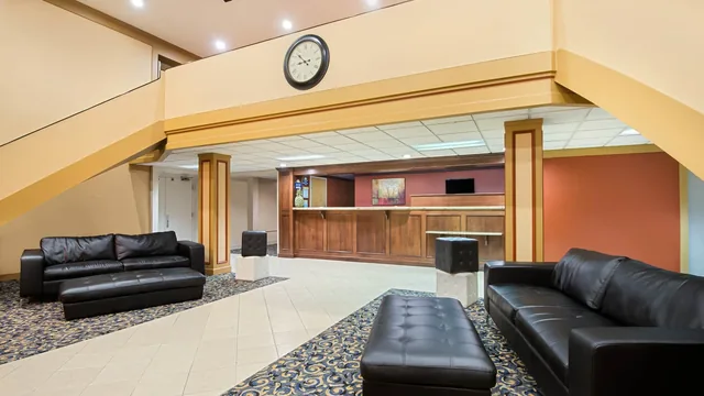 Days Inn by Wyndham Fremont photo 6