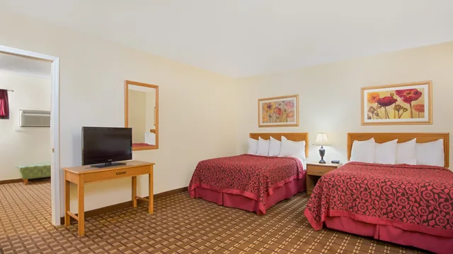 Days Inn by Wyndham Fremont photo 8