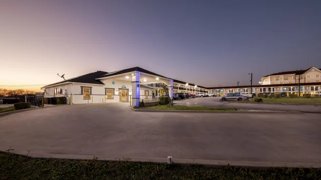 Days Inn by Wyndham Gainesville photo 11