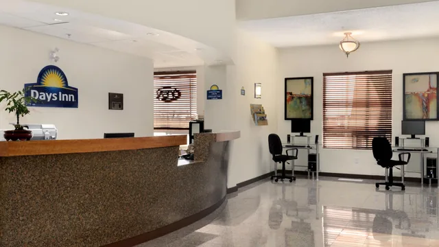 Days Inn by Wyndham Grande Prairie photo 3