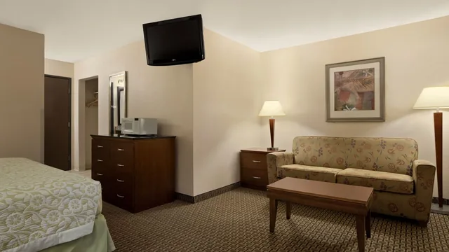 Days Inn & Suites by Wyndham Gunnison photo 8