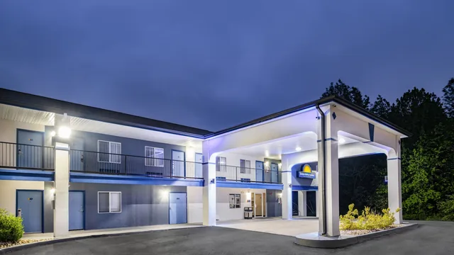 Days Inn by Wyndham Hamilton photo 8