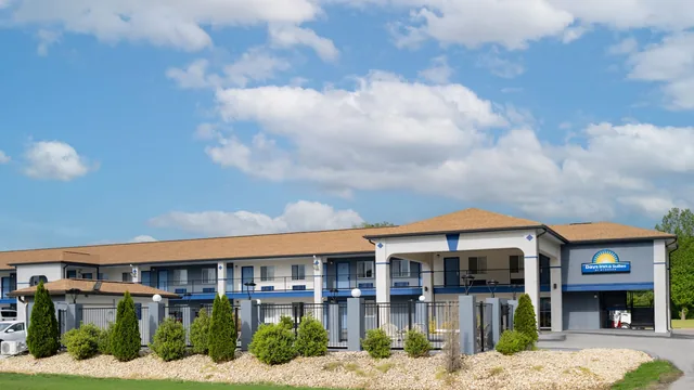 Days Inn by Wyndham Hamilton photo 10