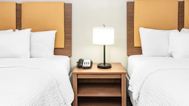 Days Inn & Suites by Wyndham Huntsville photo 9