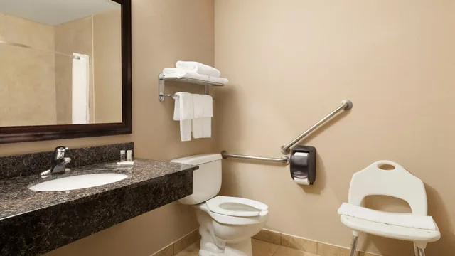 Days Inn by Wyndham Innisfail photo 5