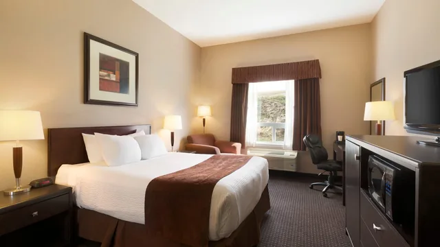 Days Inn by Wyndham Innisfail photo 9