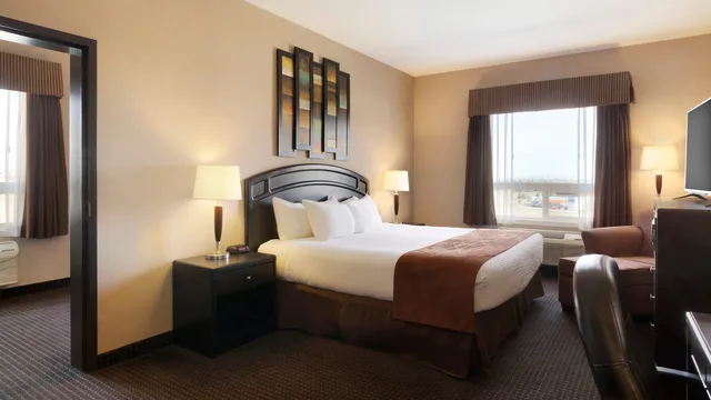 Days Inn by Wyndham Innisfail photo 10