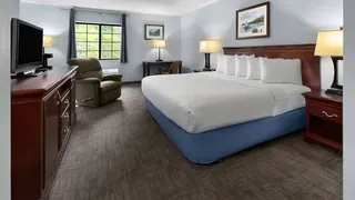 Days Inn by Wyndham Iron Mountain