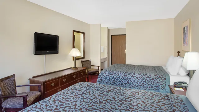 Days Inn by Wyndham Jackson photo 2