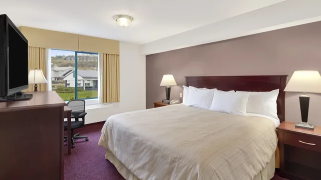 Days Inn by Wyndham Kamloops BC photo 4