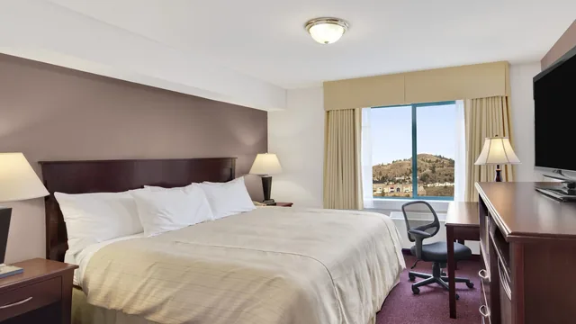 Days Inn by Wyndham Kamloops BC photo 7