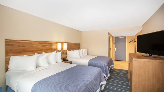Days Inn & Suites by Wyndham Kearney photo 5