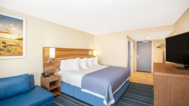 Days Inn & Suites by Wyndham Kearney photo 6