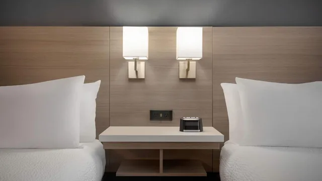 Days Inn by Wyndham Kelowna photo 5
