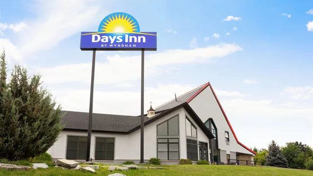 Days Inn by Wyndham Kingston photo 1
