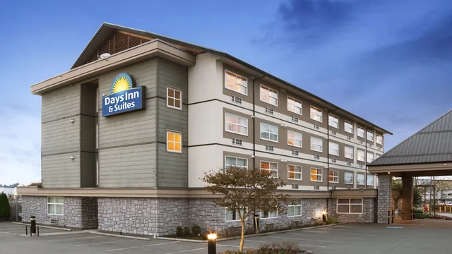 Days Inn & Suites by Wyndham Langley photo 3