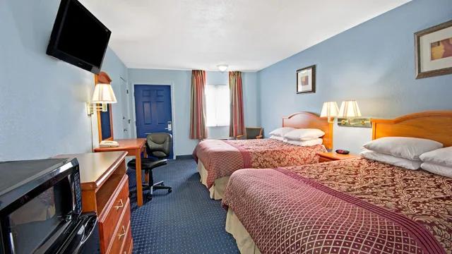 Days Inn by Wyndham KU Lawrence photo 5