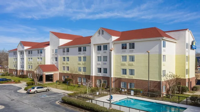 Days Inn by Wyndham Macon I-75 North photo 11
