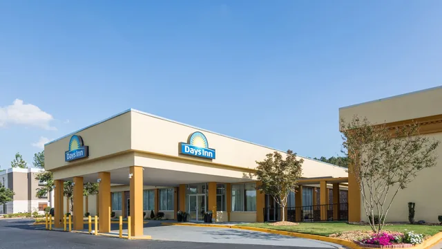Days Inn by Wyndham Madison photo 1