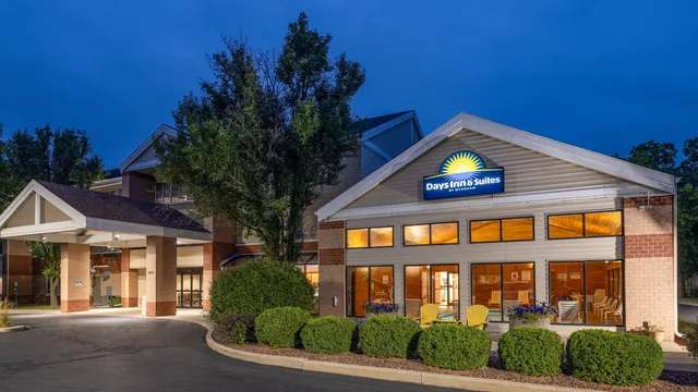 Days Inn & Suites by Wyndham Madison photo 10