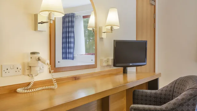 Days Inn by Wyndham Magor photo 7