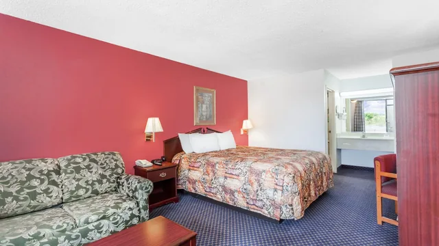 Days Inn by Wyndham Martin photo 10