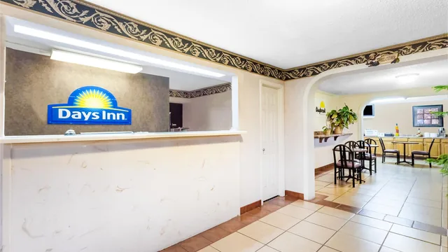 Days Inn by Wyndham Martin photo 11