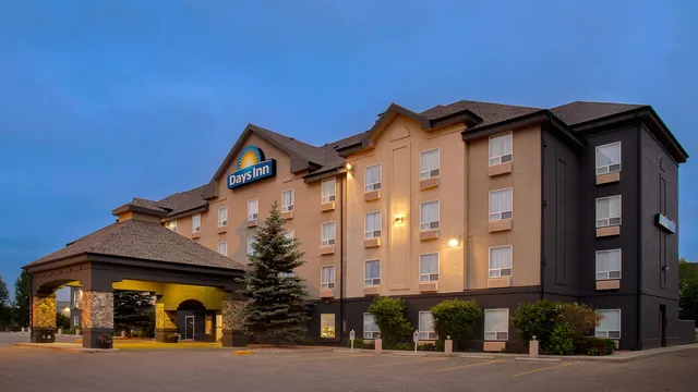 Days Inn by Wyndham Medicine Hat photo 8