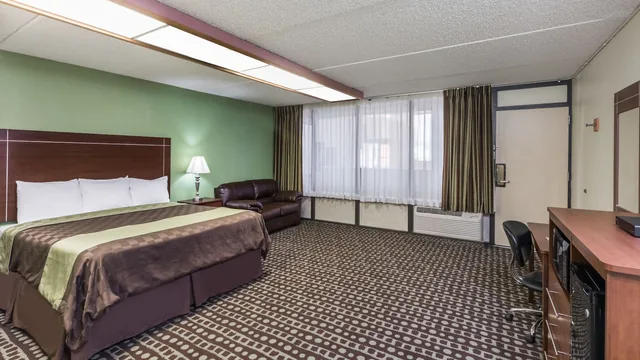 Days Inn by Wyndham Midland photo 12