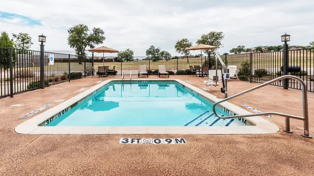 Days Inn & Suites by Wyndham Mineral Wells photo 6