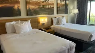 Days Inn & Suites by Wyndham Mobile