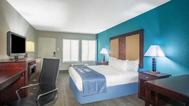 Days Inn by Wyndham Mobile I-65 photo 8
