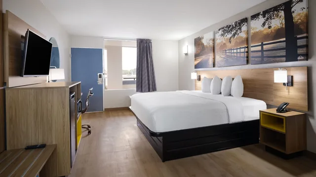 Days Inn by Wyndham Montgomery I-85 photo 11