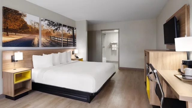 Days Inn by Wyndham Montgomery I-85 photo 12