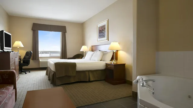 Days Inn by Wyndham Moose Jaw photo 2