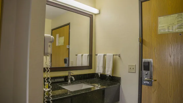 Days Inn by Wyndham Mount Vernon photo 4