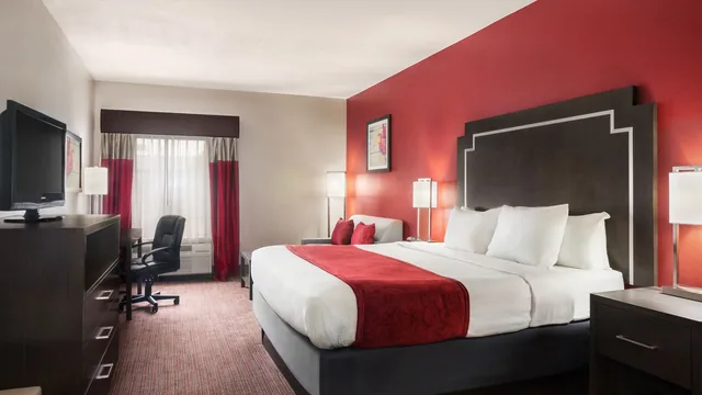 Days Inn & Suites by Wyndham Murfreesboro photo 11
