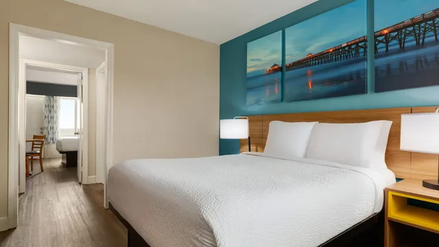 Days Inn by Wyndham Myrtle Beach-Beach Front photo 5