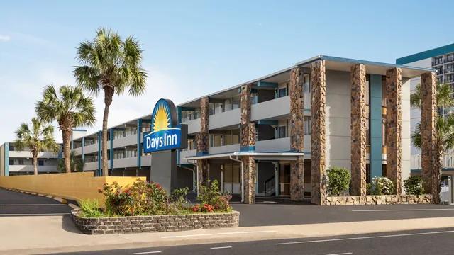 Days Inn by Wyndham Myrtle Beach-Beach Front photo 7