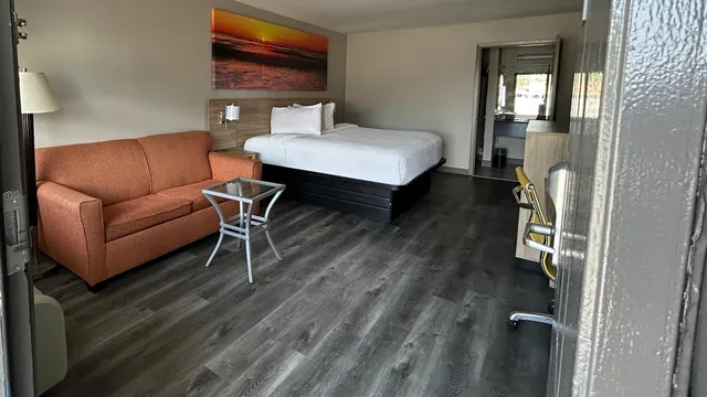 Days Inn by Wyndham Natchitoches photo 12